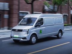 2024款 上汽大通MAXUS 新途V80 商旅 6AMT 短轴中顶147Ps 8/9座 非营运