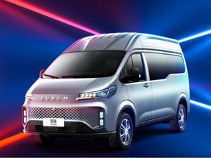 2025款 依维柯聚星 V33厢式运输车 2.0T 110KW自动星途版