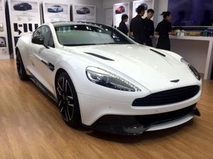 2016款 Vanquish 碳纤维特别版